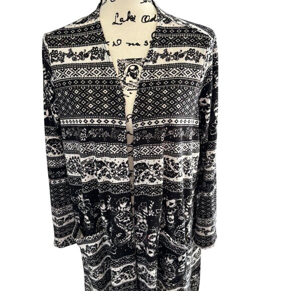 LuLaRoe Sarah Open Front Long Duster Sz Large Black & White Floral Front Pockets - Picture 7 of 11